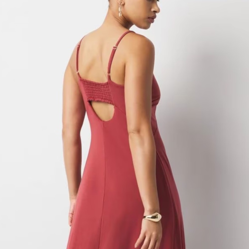 Elegant Sleeveless Maxi Dress - Picture 4 of 4